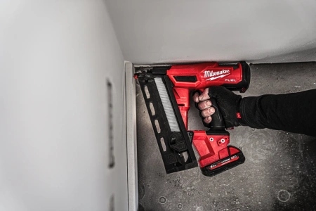 Аккумуляторный гвоздезабиватель(нейлер) с наклонным магазином Milwaukee M18 FN16GA-0 FUEL (Арт. 4933499154)