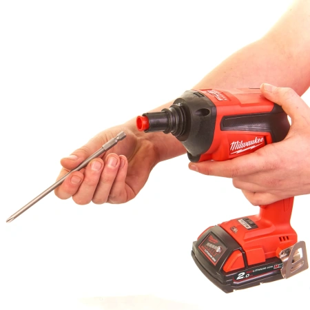 Аккумуляторный шуруповерт для работ по гипсокартону Milwaukee M18 FSGC-202X FUEL  (Арт. 4933459199)