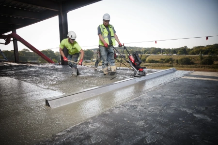 Аккумуляторная виброрейка Milwaukee MXF PSCKIT-302 FUEL (Арт. 4933479774)