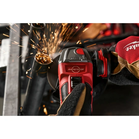 Аккумуляторная углошлифовальная машина (УШМ, Болгарка) Milwaukee M18 FSAG125 XB-502X FUEL 125мм (Li-Ion 5 Ач) (Арт. 4933478430)