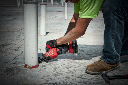 Аккумуляторная компактная сабельная пила Milwaukee M18 FHZ-0 FUEL (Арт. 4933498064)