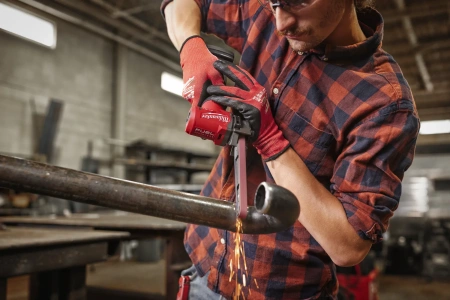Аккумуляторная ленточная шлифовальная машина Milwaukee M12 FBFL13-402B FUEL (Арт. 4933480961)