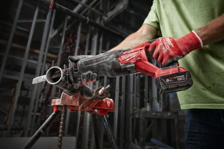 Аккумуляторная сабельная пила Milwaukee M18 ONEFSZ-0 FUEL ONE-KEY SAWZALL  (Арт. 4933499161)