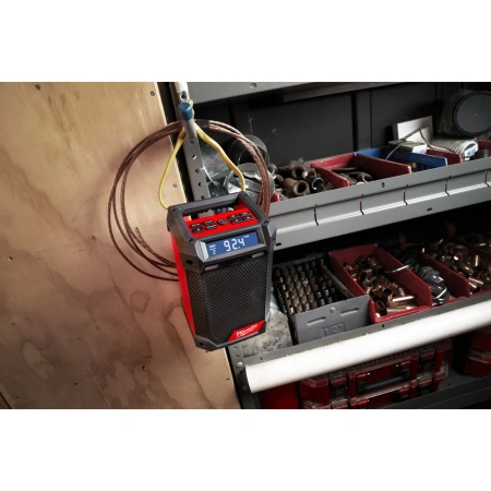 Аккумуляторное радио DAD+/зарядное устройство Milwaukee M12 RCDAB+-0  (Арт. 4933472114)