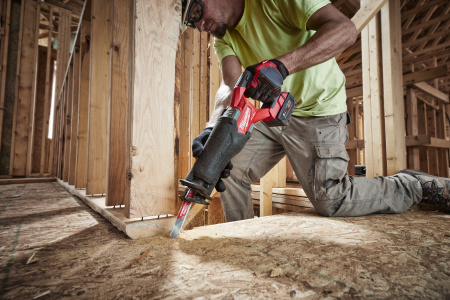 Аккумуляторная сабельная пила Milwaukee M18 FSZ-0 FUEL SAWZALL  (Арт. 4933498063)