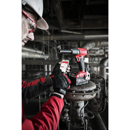Аккумуляторный ударный гайковерт с фиксацией фрикционным кольцом Milwaukee M18 ONEIWF12-502X FUEL ONE-KEY (1/2'')  (Арт. 4933451374)