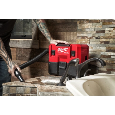 Аккумуляторный пылесос для воды и сухого мусора Milwaukee M12 FVCL-0 FUEL  (Арт. 4933478186)