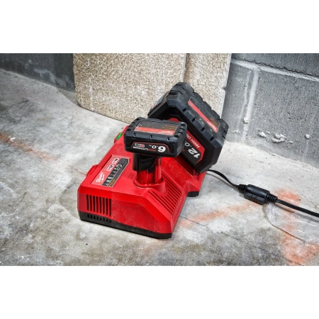 Сверхбыстрое зарядное устройство Milwaukee M12-18 SC  (Арт. 4932471736)