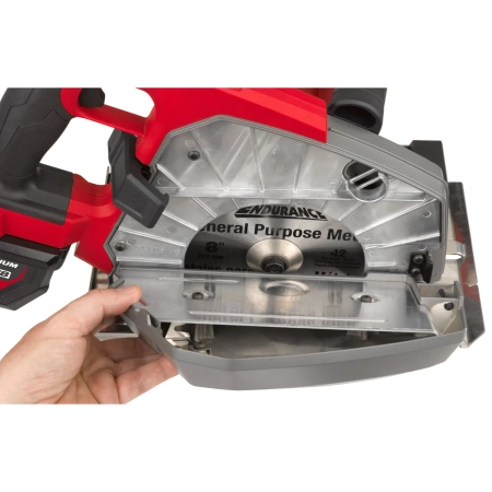 Аккумуляторная циркулярная пила по металлу Milwaukee M18 FMCS66-121C FUEL  (Арт. 4933472111)