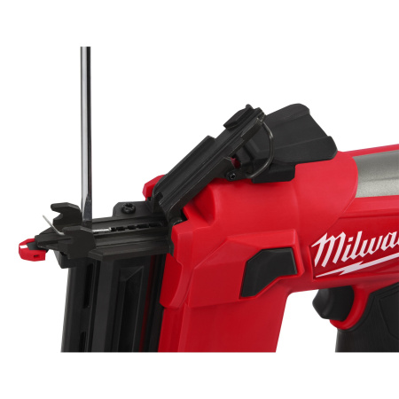 Аккумуляторный гвоздезабиватель(нейлер) с прямым магазином Milwaukee M12 FCN18GS-202X FUEL (Арт. 4933493355)