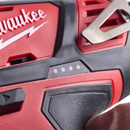 Аккумуляторная безударная дрель-шуруповерт Milwaukee M12 BDD-201C (Арт. 4933479439)