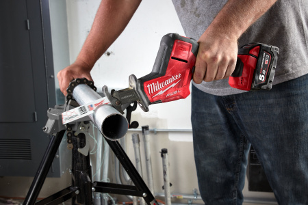 Аккумуляторная компактная сабельная пила Milwaukee M18 FHZ-0 FUEL (Арт. 4933498064)