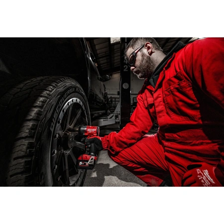 Аккумуляторный среднемоментный ударный гайковерт с фиксацией пином Milwaukee M18 FMTIW2P12-502X FUEL (1/2'')  (Арт. 4933478453)