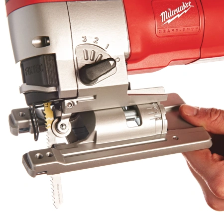 Лобзик Milwaukee JSPE 135 TX  (Арт. 4933381230)