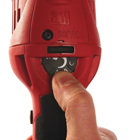Полировальная машина с электронной регулировкой скорости Milwaukee AP 14-2 200 E 1450 Вт  (Арт. 4933432800)