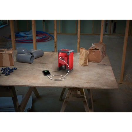 Аккумуляторное радио DAD+/зарядное устройство Milwaukee M12 RCDAB+-0  (Арт. 4933472114)