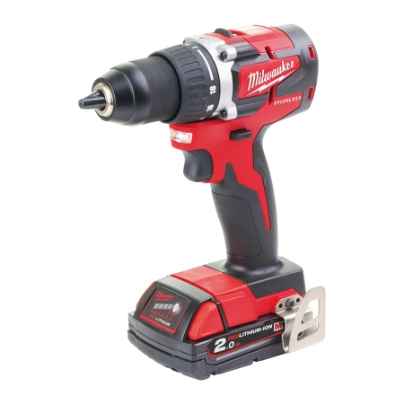 Аккумуляторная безударная дрель-шуруповерт Milwaukee M18 CBLDD-202C  (Арт. 4933464317)