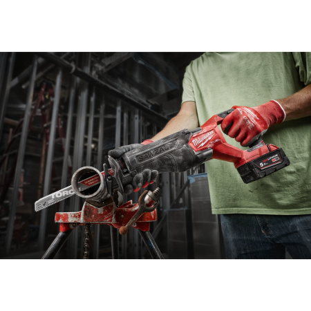 Аккумуляторная сабельная пила Milwaukee M18 FSZ-0 FUEL SAWZALL  (Арт. 4933498063)