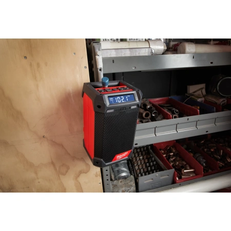 Аккумуляторное радио DAD+/зарядное устройство Milwaukee M12 RCDAB+-0  (Арт. 4933472114)