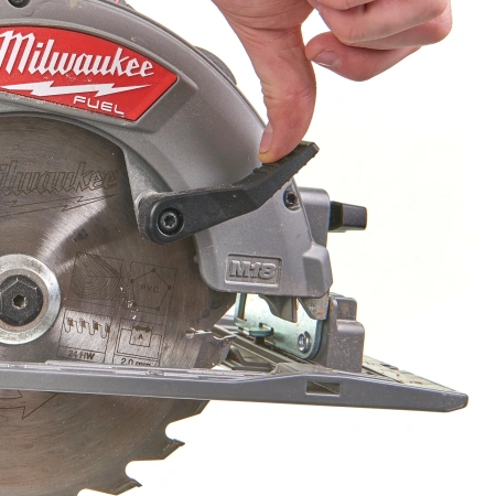 Аккумуляторная циркулярная пила по дереву Milwaukee M18 FCS66-0 FUEL  (Арт. 4933464725)